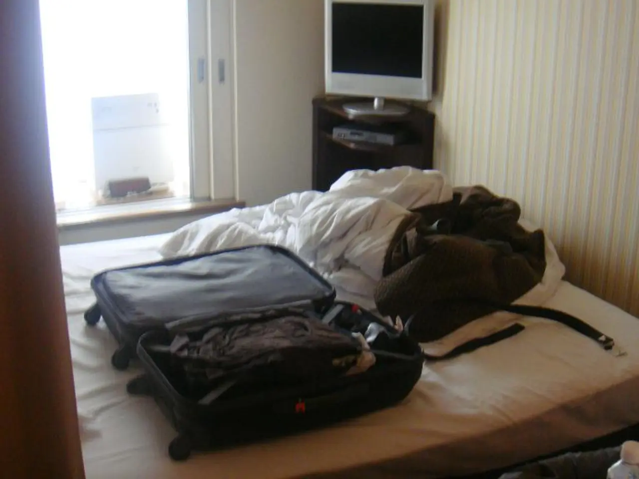 "Key Phrase for Luggage Mishaps: Over 62,000 Items Misplaced Annually in the UK, Here's What to Do"