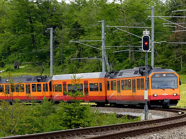 Dusseldorf greets Johannes Oerding with enthusiasm during his "train excursion"