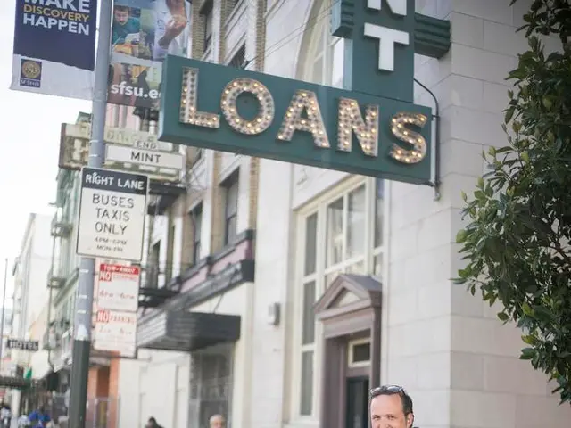 Ex-Border Patrol Agent Stands Up for Peace: His Resolute Journey Explained