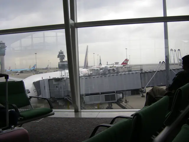 Airline Ryanair rewards employees with incentives for handling excess cabin baggage