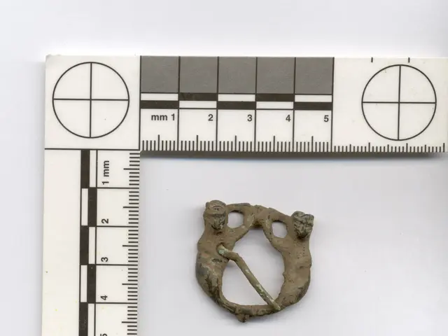 Clock model Ansonia Marquis crystal regulator, as viewed by a reader