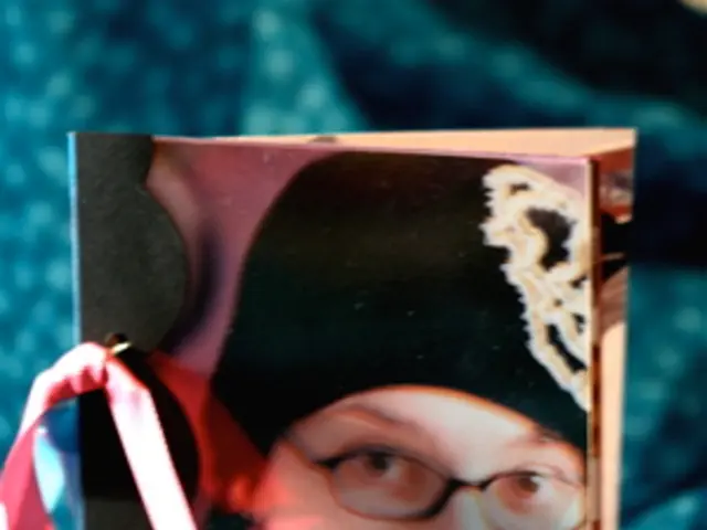 Exploring the Benefits of Phone-Based Tarot Consultations