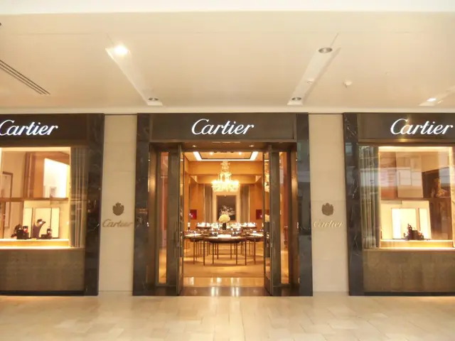 International hotel chain Mercure inaugurates its initial property in Romania's Alba Iulia city.